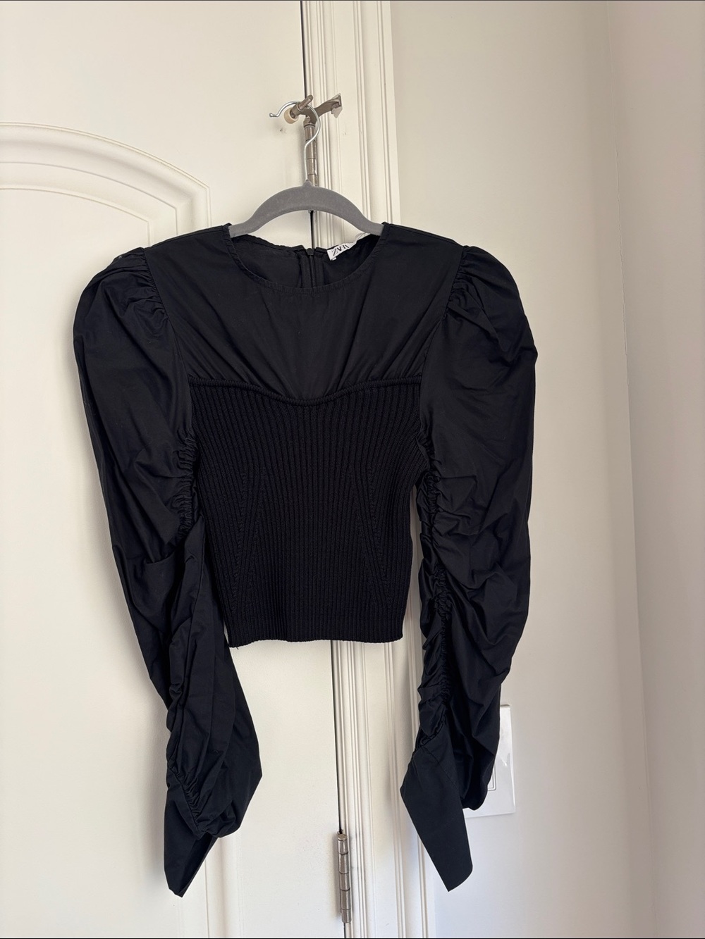 Zara Black Puff-Sleeve Ribbed Crop Top